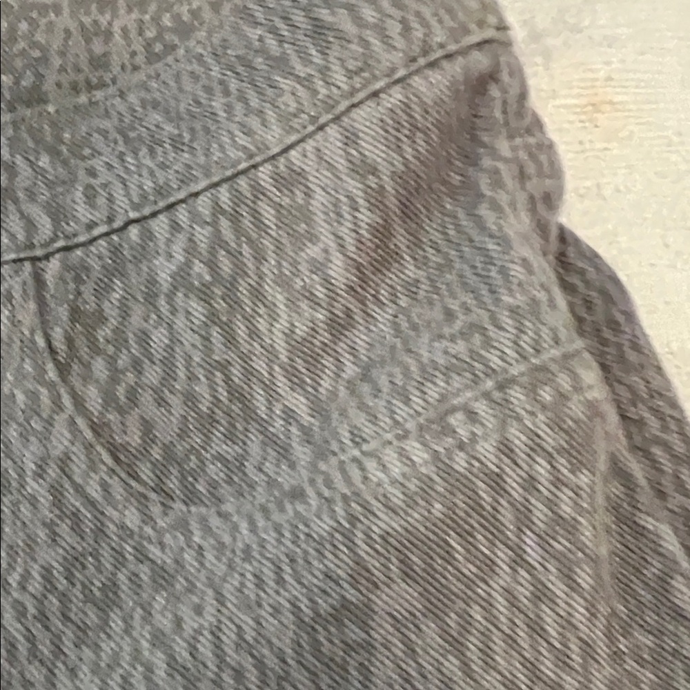 Spanx Gray And White Snakeskin Pattern Jeanish Le… - image 4